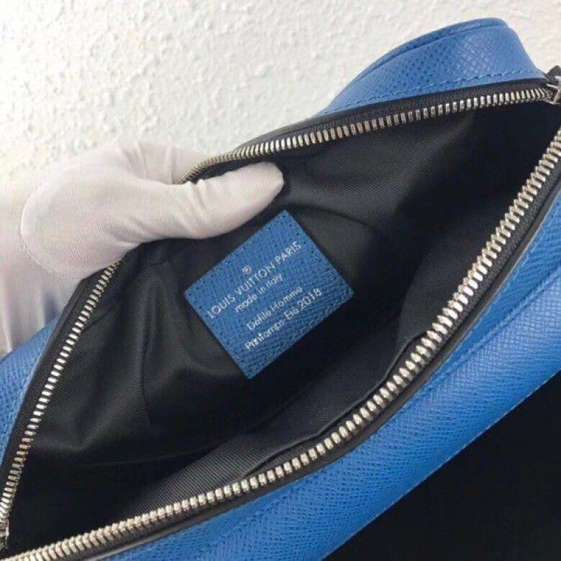 Outdoor Messenger PM Bag Taiga Leather M33437