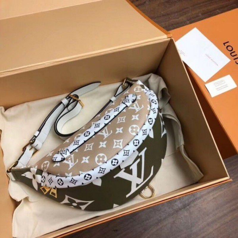 Bumbag Giant Monogram Canvas M44611