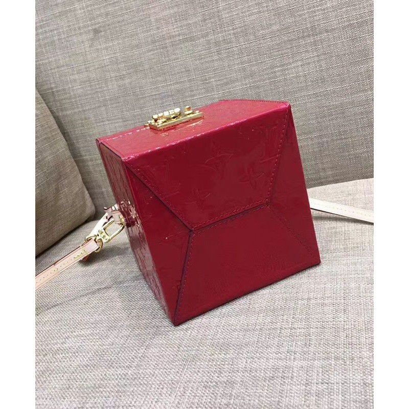 Bleecker Box M52464