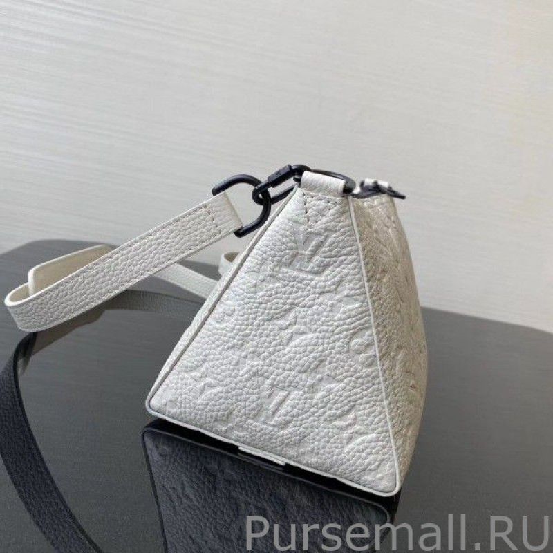 Triangle Messenger Monogram Taurillon M55927