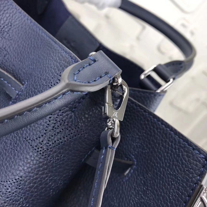 Girolata Bag Mahina Leather M54839