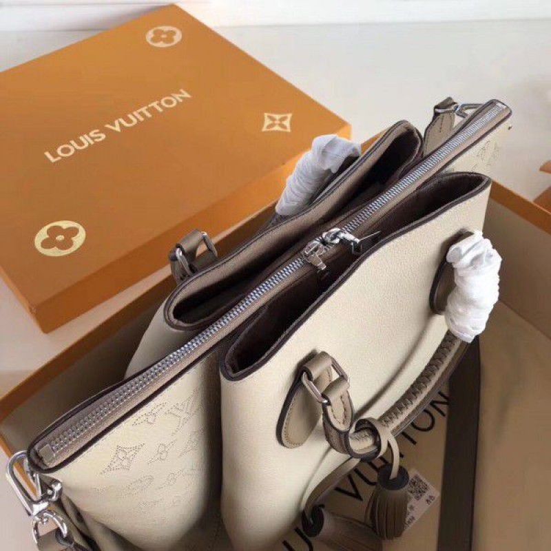 Galet Haumea Bag Mahina Leather M55031