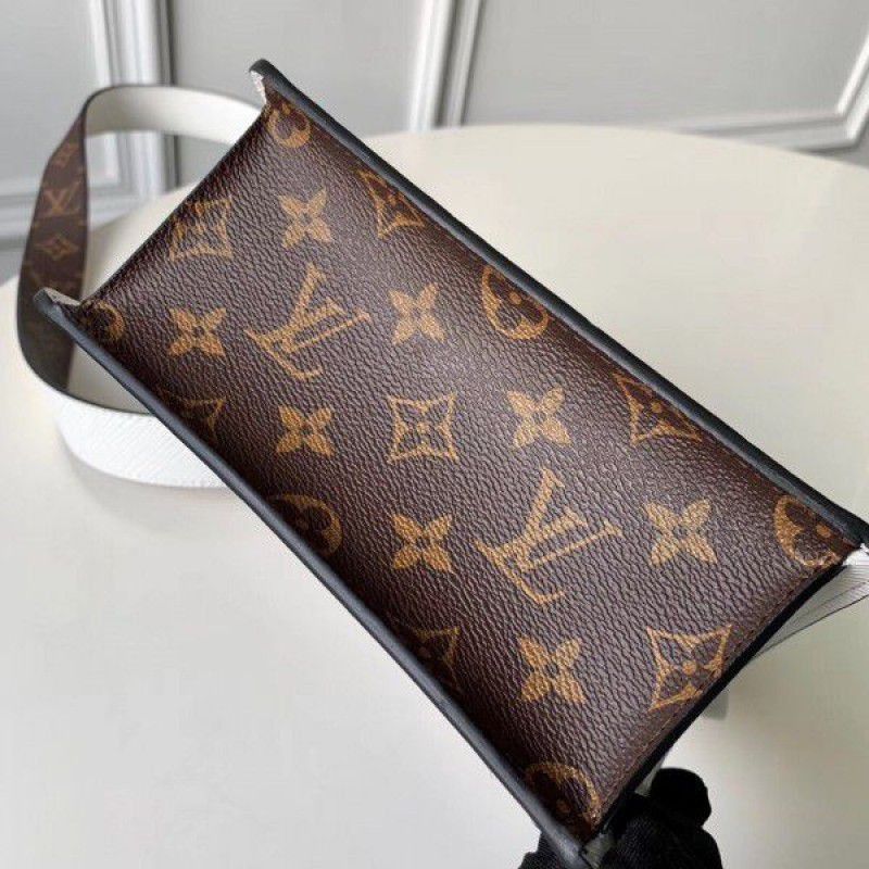 Spring Street Bag Monogram Vernis M90375