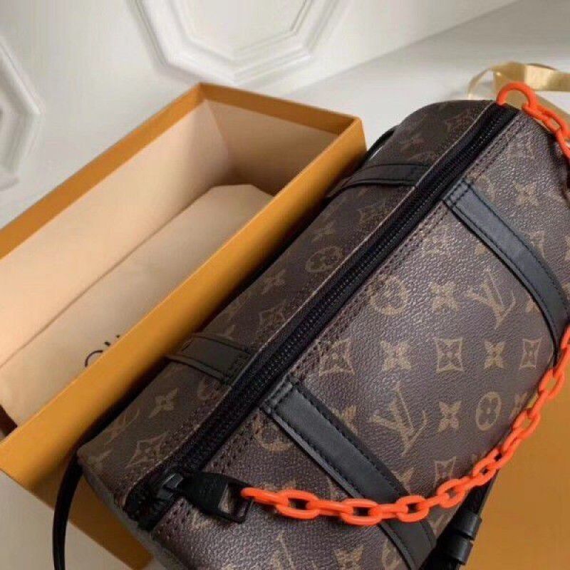 Papillon Messenger Monogram Canvas M44479