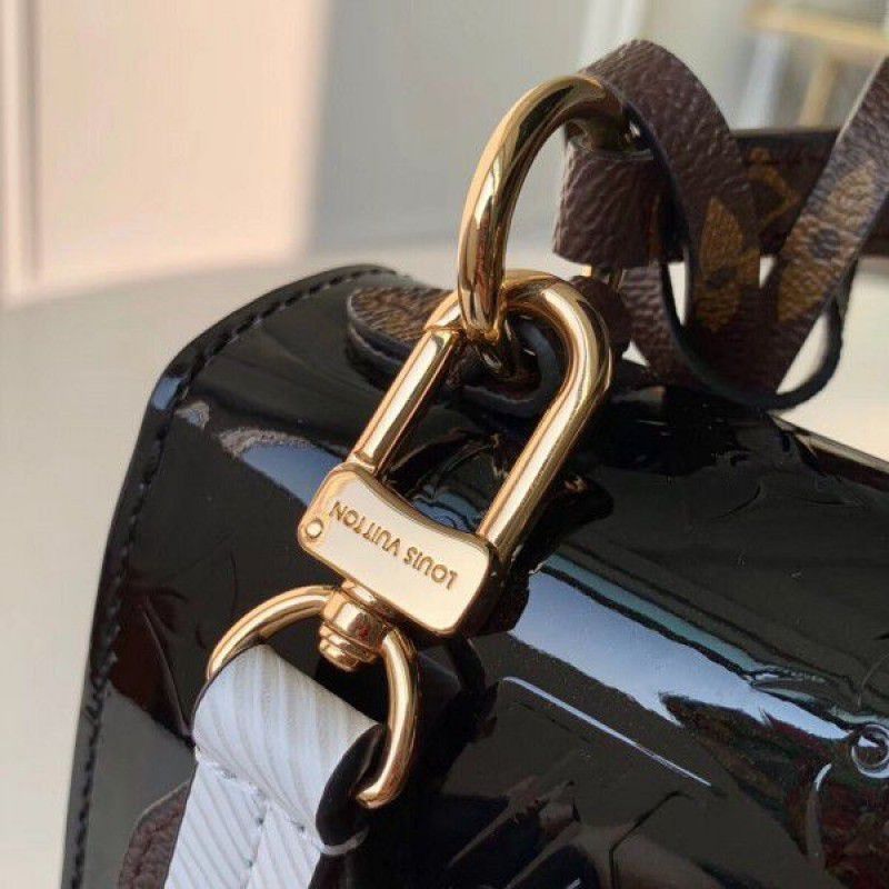 Spring Street Bag Monogram Vernis M90375