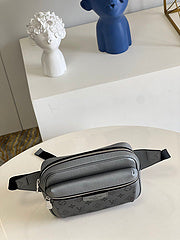 LV OUTDOOR BUMBAG M30245